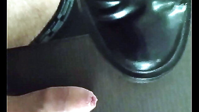 Cum shoes feet, shoe shoejob, neighbors foot, foot trample penis, femdom trampling shoes